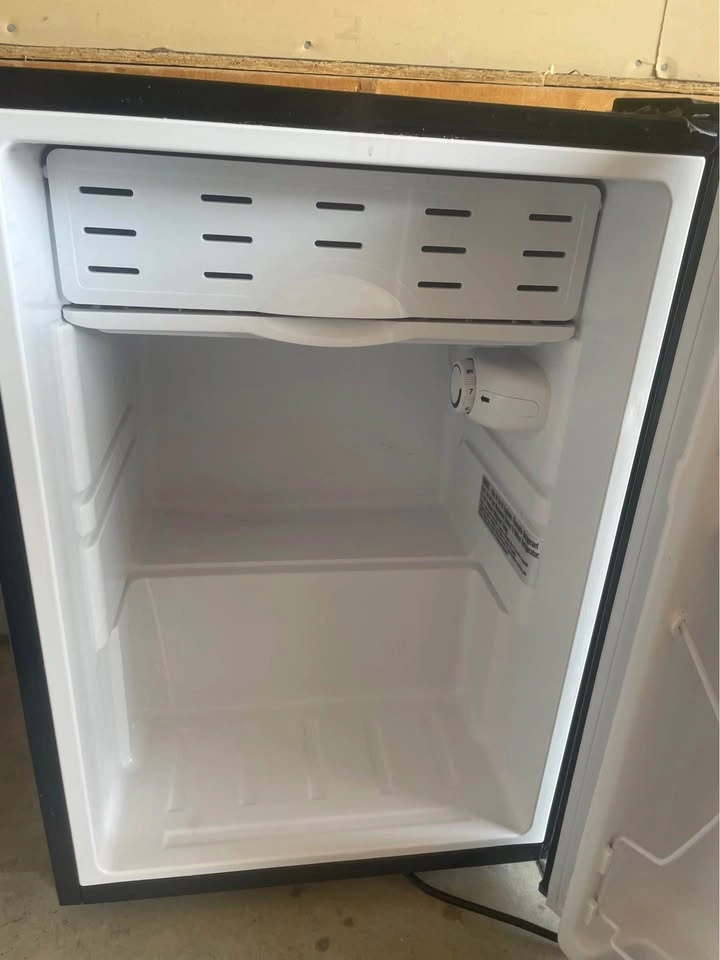 Insignia mini fridge - photo 2