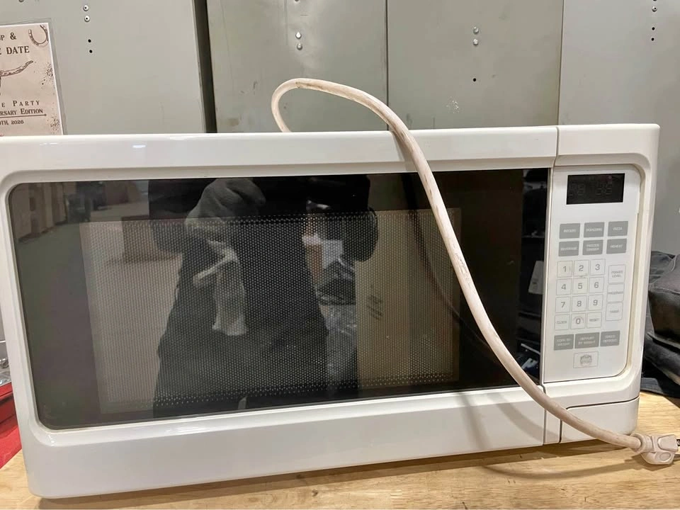 Amana Microwave