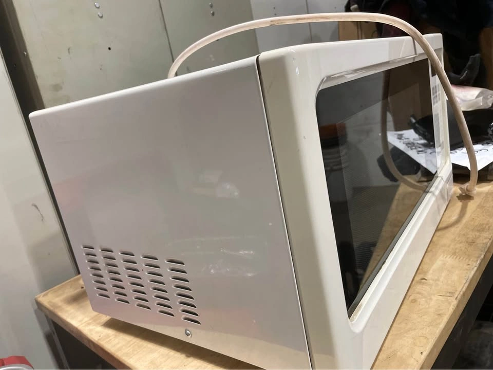 Amana Microwave - photo 2