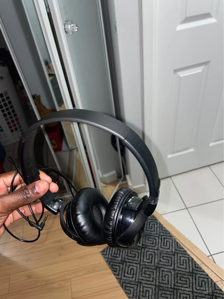 Sony Headphones - photo 3