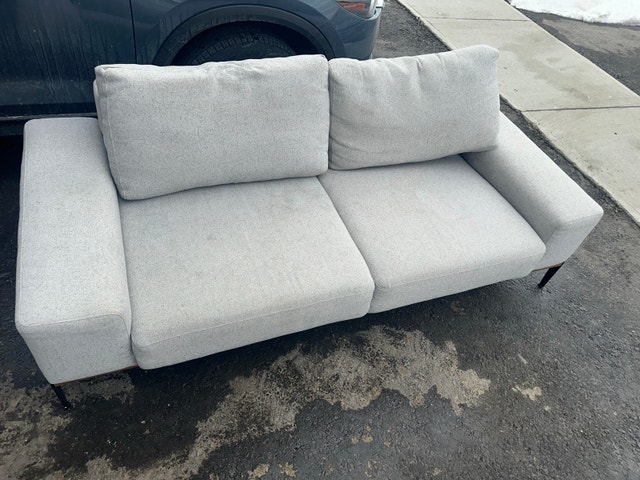 Beautiful Grey couch - photo 2