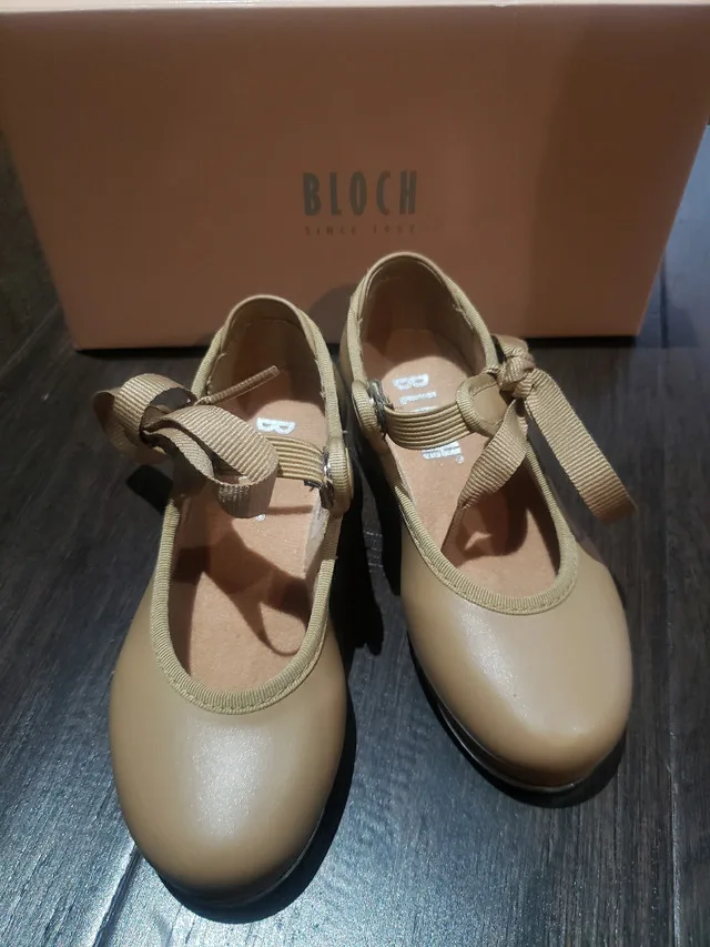 girl tap shoes thumbnail