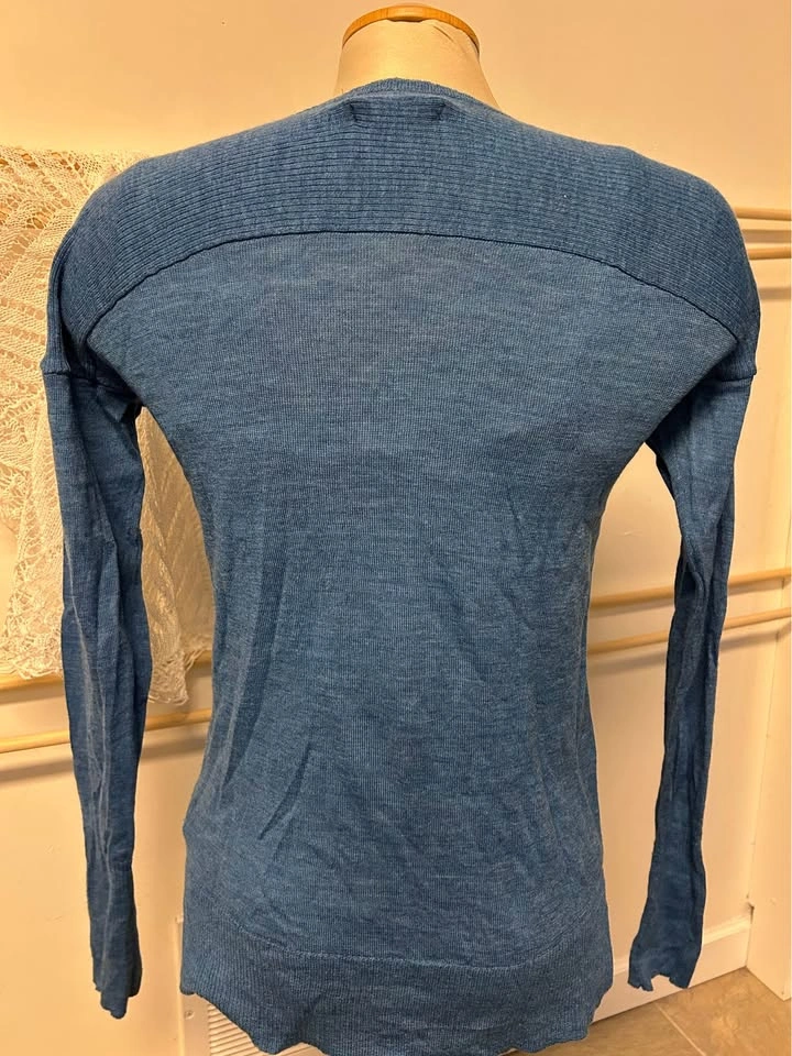 Tahari 100% Extrafine Merino Wool Sweater M - photo 5