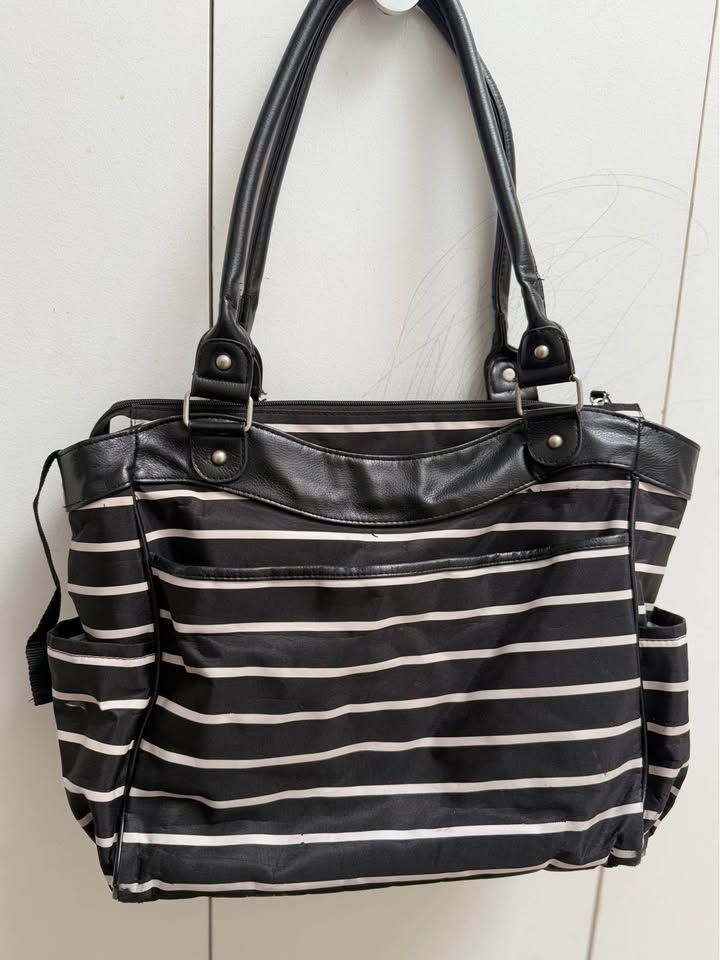 Diaper bag used from carters ( pick up near Dearborn and Polk) - photo 2