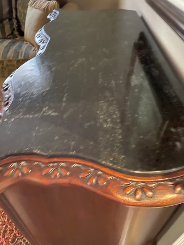 Hooker Furniture Mahogany Serpentine Chest – Designer Piece - photo 4