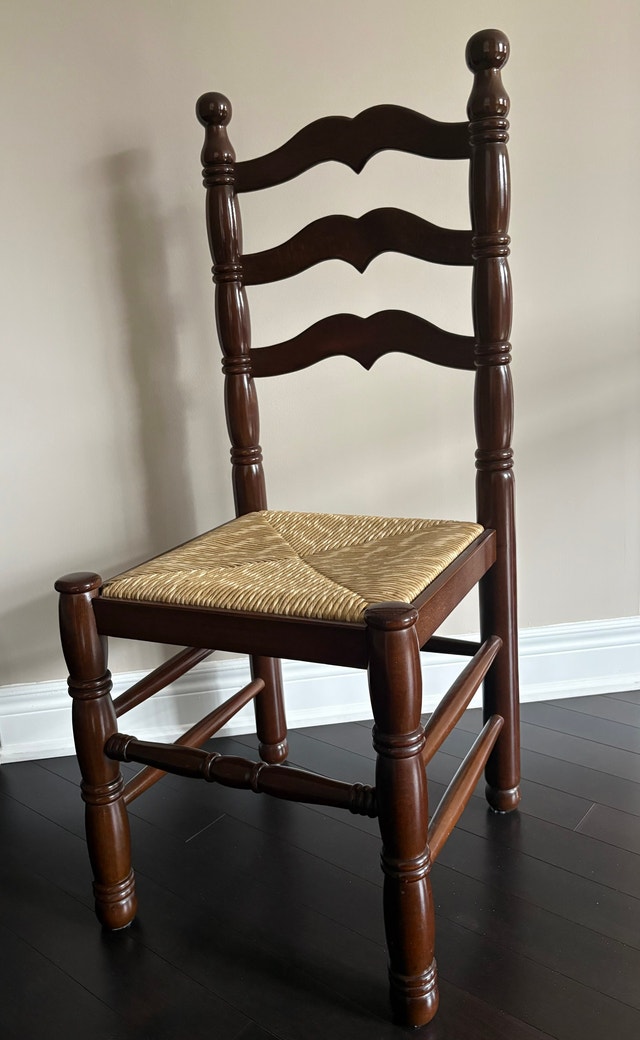 Italian Solid Wood Accent Chair – Handcrafted – Unique Statement - photo 2