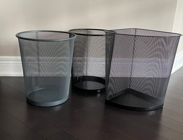 Set of 3 Wire Mesh Garbage Bins – Excellent Condition - photo 2