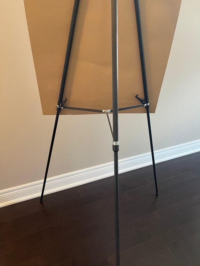 Flip Chart / Whiteboard Easel - Excellent Condition - Moving - photo 2