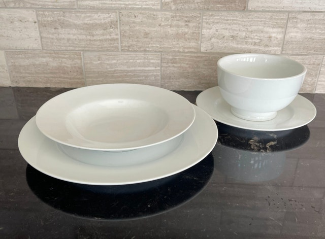 80-Piece White Porcelain Dinnerware Set – 20 Place Settings - photo 2