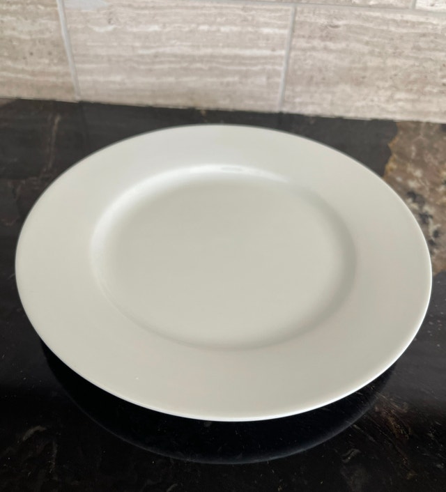 80-Piece White Porcelain Dinnerware Set – 20 Place Settings - photo 5