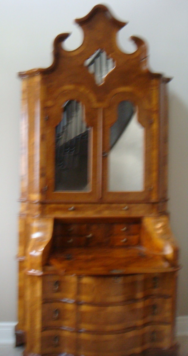 Italian Trumeau Cabinet – Handcrafted Walnut & Briar Root - photo 3