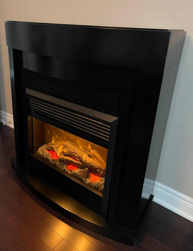 Dimplex Electric Fireplace with Mantel – Modern Design - photo 2
