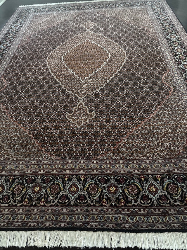 Hand-Knotted Persian Wool Rug – Tabriz – 8' x 11'7" – Hand Made