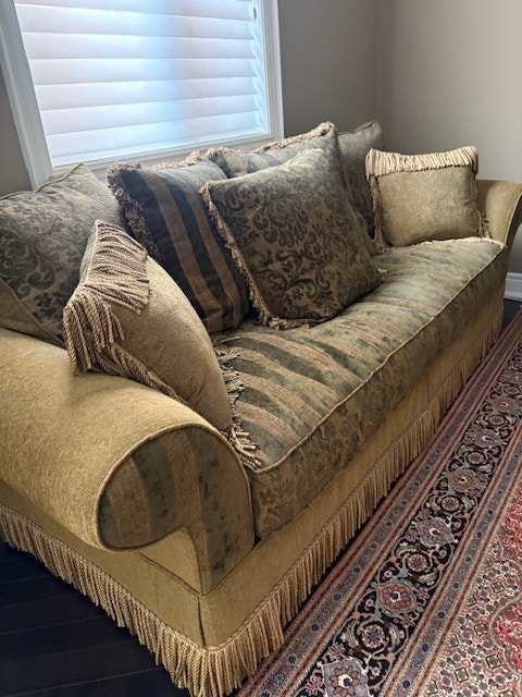 Luxury Sofa – Feather Cushions – Deep Seating – Designer Style - photo 5