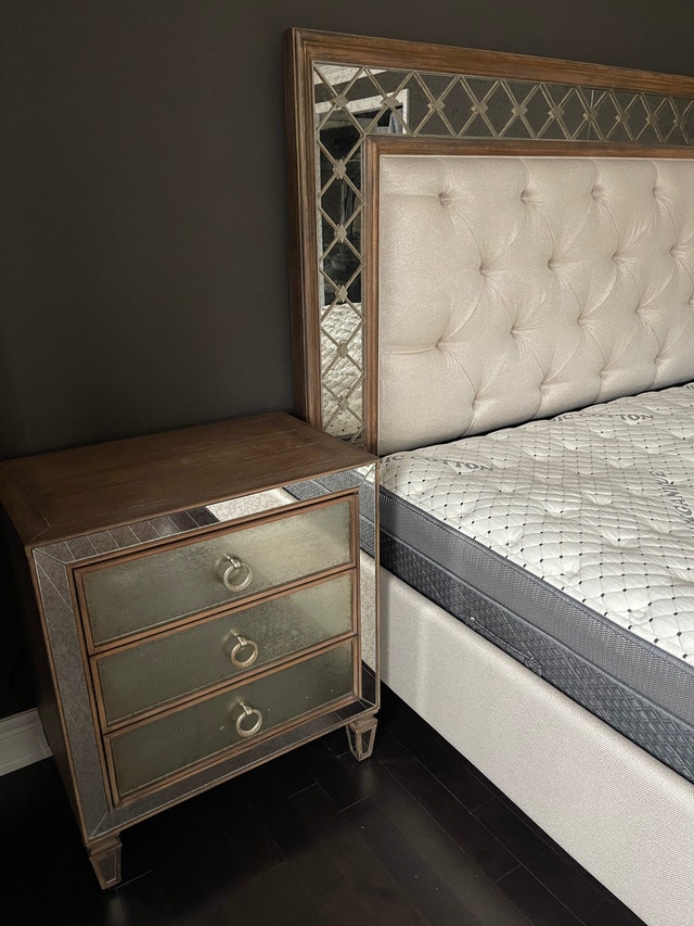 Hooker King Bedroom Set - Upholstered Bed + Nightstand & Chest