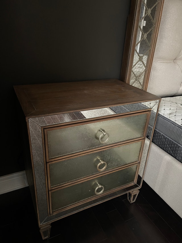 Hooker King Bedroom Set - Upholstered Bed + Nightstand & Chest - photo 2