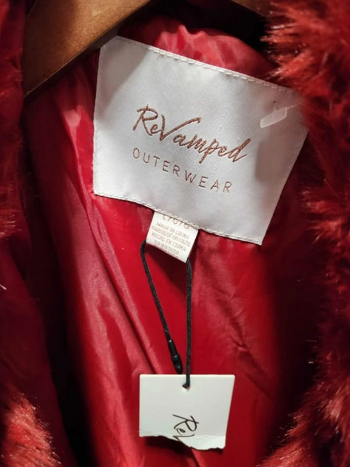 REVAMPED brand new fauxfur jacket size large with tag on it - photo 3