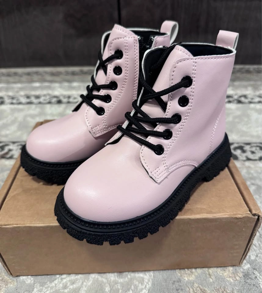 Brand New Pink Combat Boots – Size 11 (28) (Trendy & Stylish!) ✨