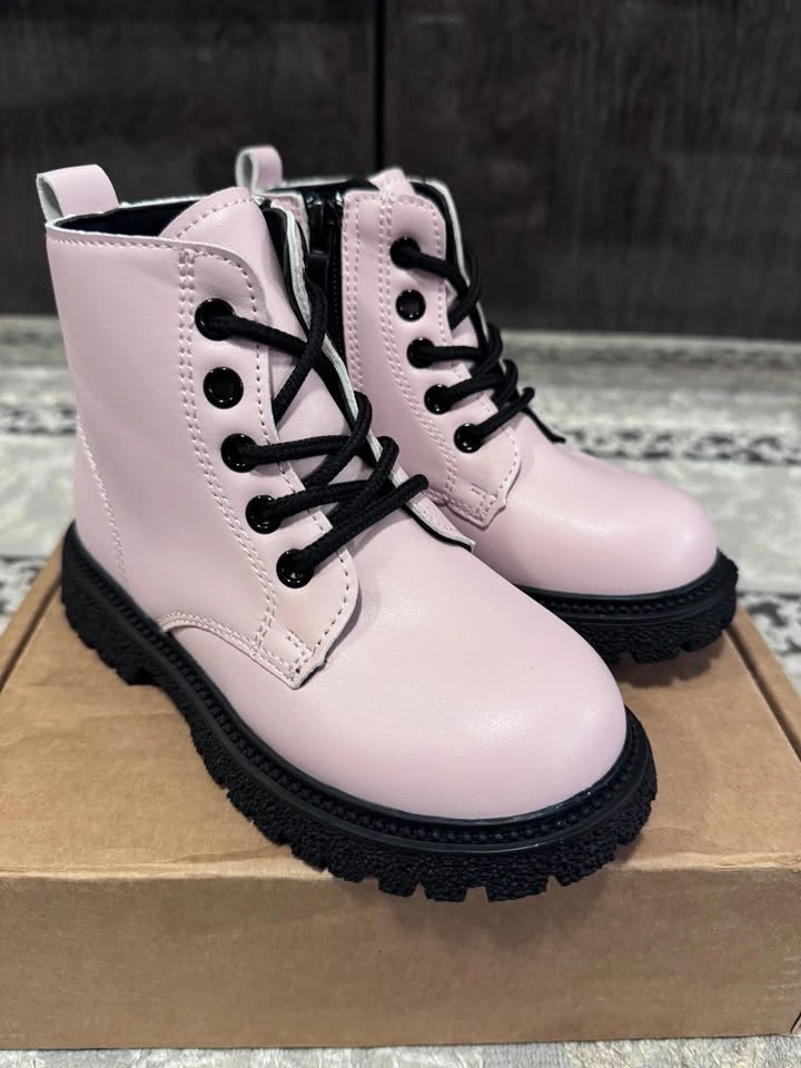 Brand New Pink Combat Boots – Size 11 (28) (Trendy & Stylish!) ✨ - photo 2