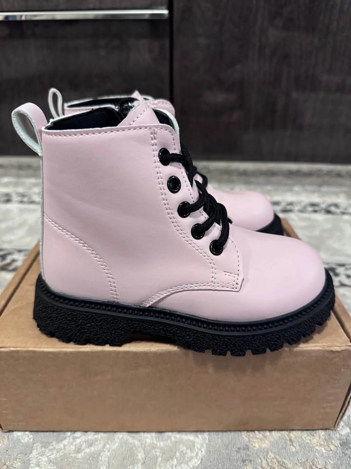 Brand New Pink Combat Boots – Size 11 (28) (Trendy & Stylish!) ✨ - photo 3
