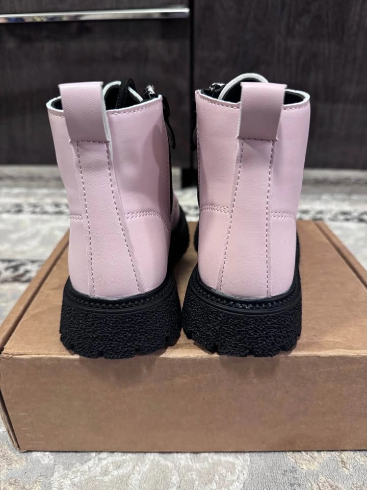 Brand New Pink Combat Boots – Size 11 (28) (Trendy & Stylish!) ✨ - photo 4