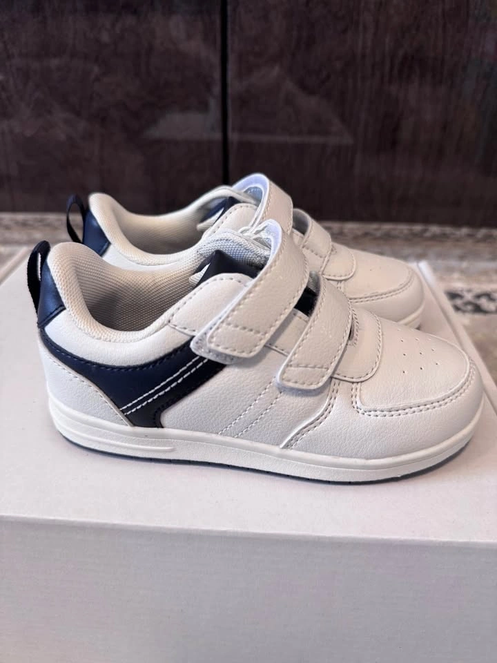 Brand New Boys Sneakers – Size 10 (Easy Velcro, School Ready!) ✨ - photo 3