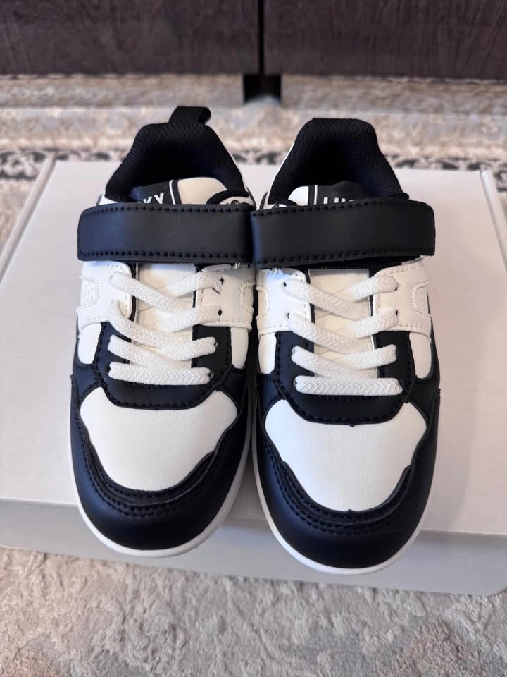 Brand New Boys Sneakers – Black & White Velcro (Size 10) 🔥 - photo 3