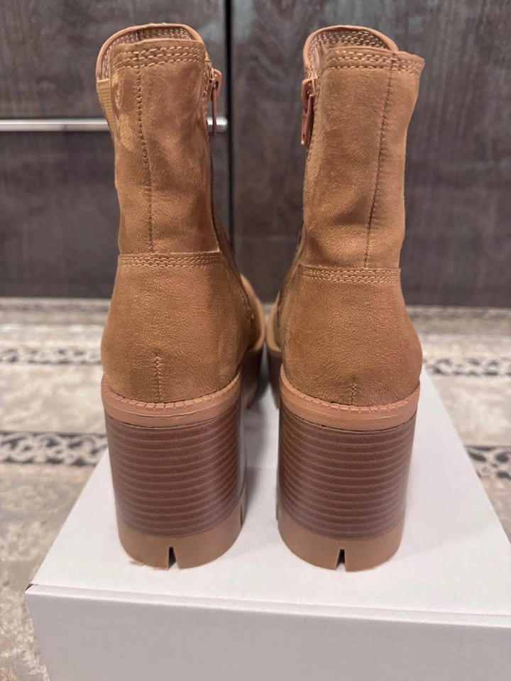Chunky Heel Platform Chelsea Boots - Like New! 🤎 Size 7 - photo 2