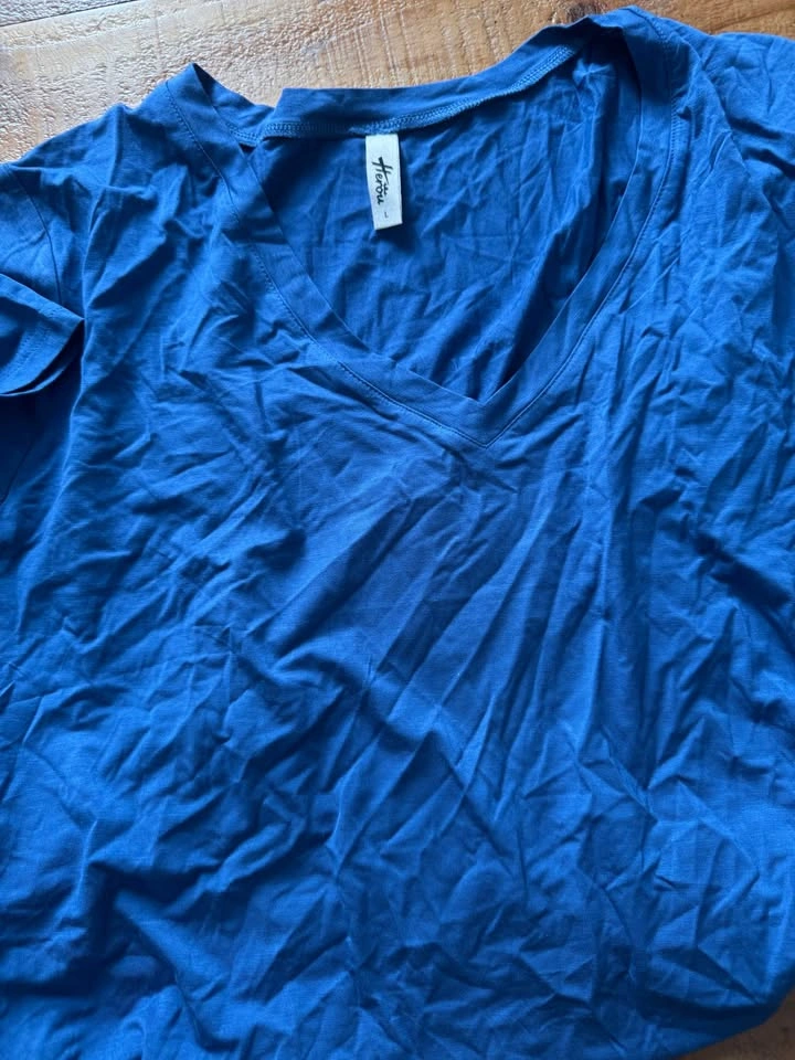 Pants 34x30 & Blue V-Neck Tee Large Londonderry area - photo 2