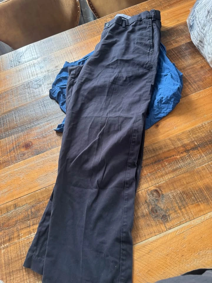 Pants 34x30 & Blue V-Neck Tee Large Londonderry area - photo 4