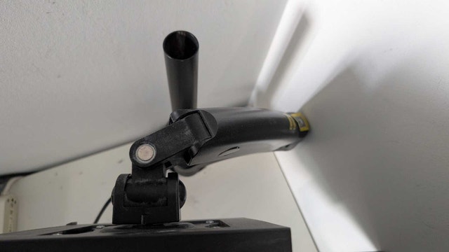 Lenovo TIO24Gen3 24 inch Monitor + Desk Mount - photo 2
