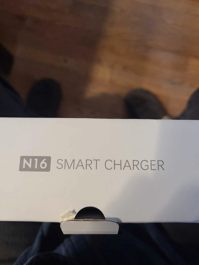 16 Slot Fast Battery Charger - photo 3