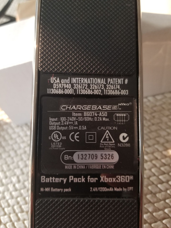 Xbox 360 Charging Base - photo 2