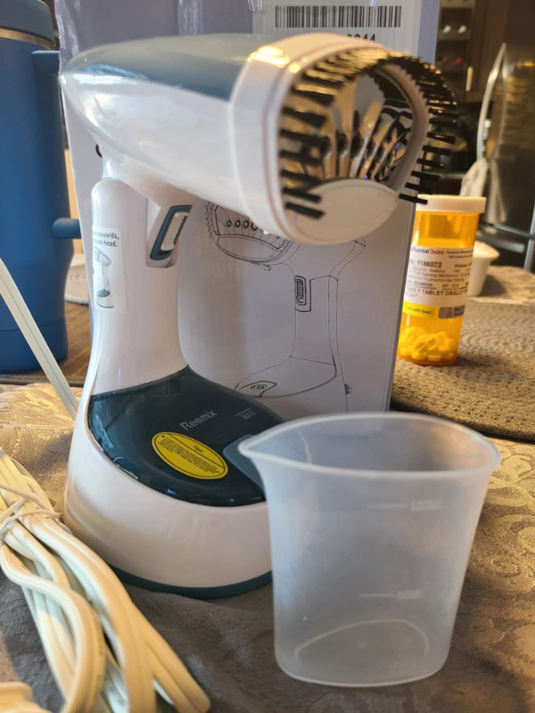 Portable Garment Steamer - photo 2