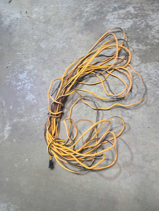 100 ft Extension Cord 12 Gauge