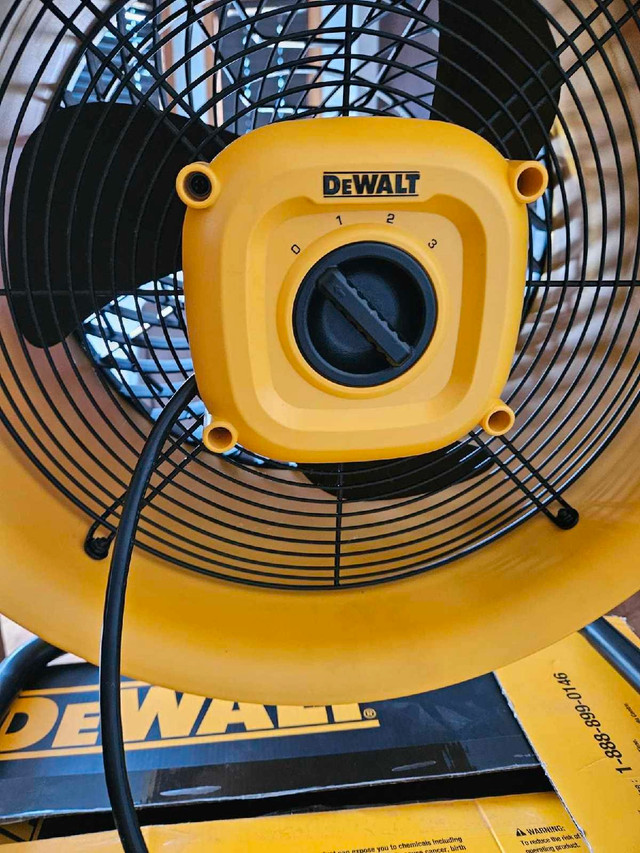 DeWalt 16 inch Industrial Fan - photo 2
