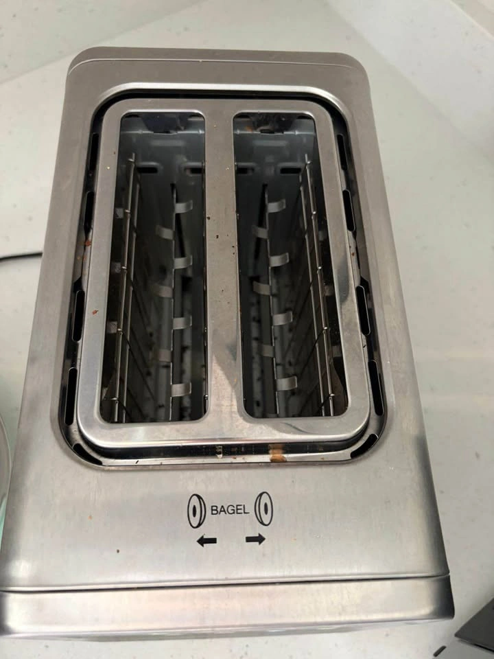Bread toaster - photo 2