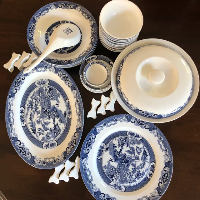 38 pieces Chinese tableware thumbnail