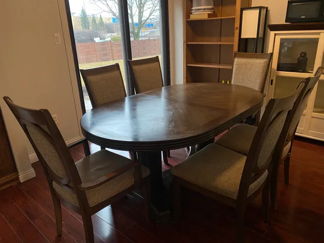 Dining table with 6 chairs image indicator(3)