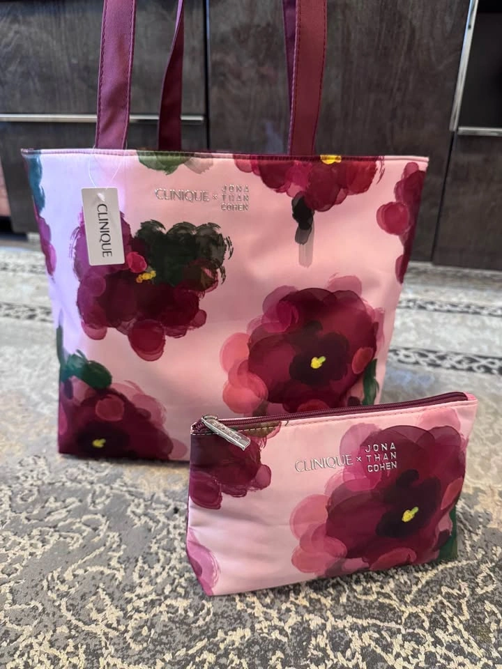 Brand New Clinique Floral Tote Bag + Makeup Pouch Set 🌸 - photo 2