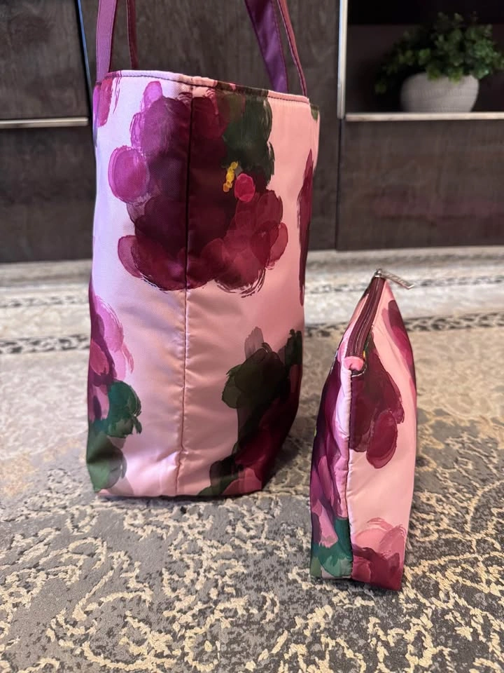 Brand New Clinique Floral Tote Bag + Makeup Pouch Set 🌸 - photo 3