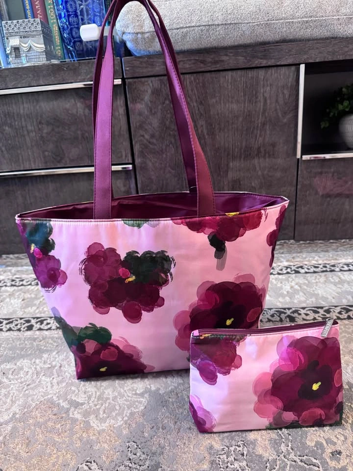 Brand New Clinique Floral Tote Bag + Makeup Pouch Set 🌸 - photo 4