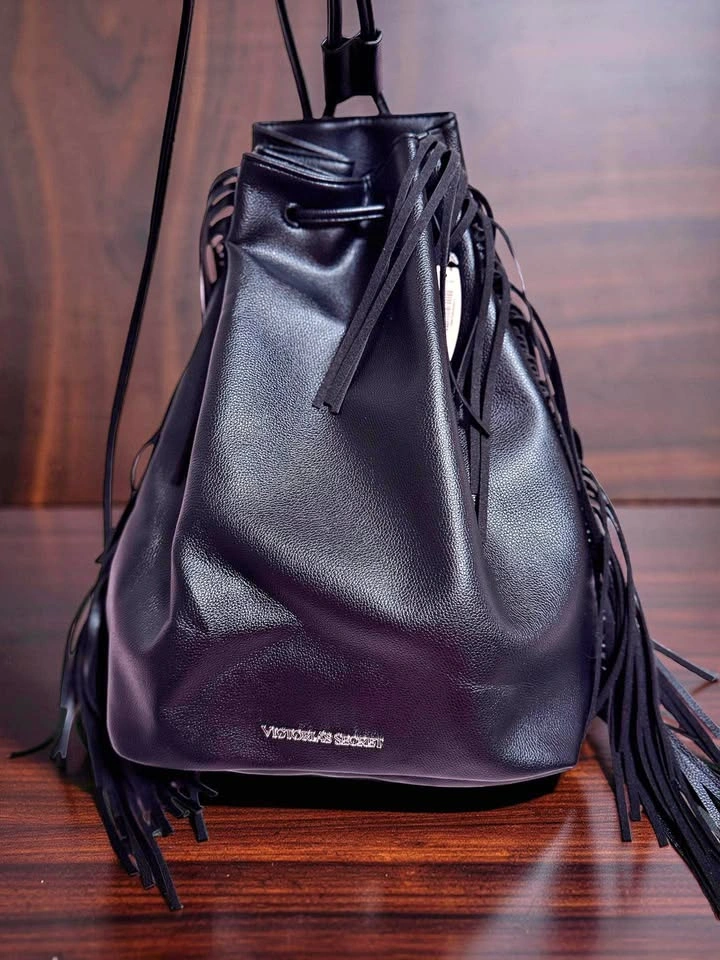 Brand New Victoria’s Secret Fringe Bucket Bag – Black