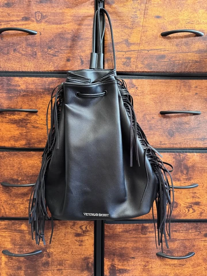 Brand New Victoria’s Secret Fringe Bucket Bag – Black - photo 4