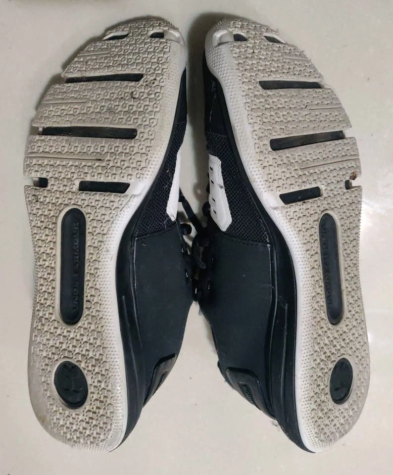Under Armour black white athletic shoes men's size 10 - photo 2