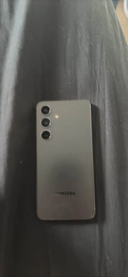 Samsung Galaxy S24 Gray with Blue Case - photo 3