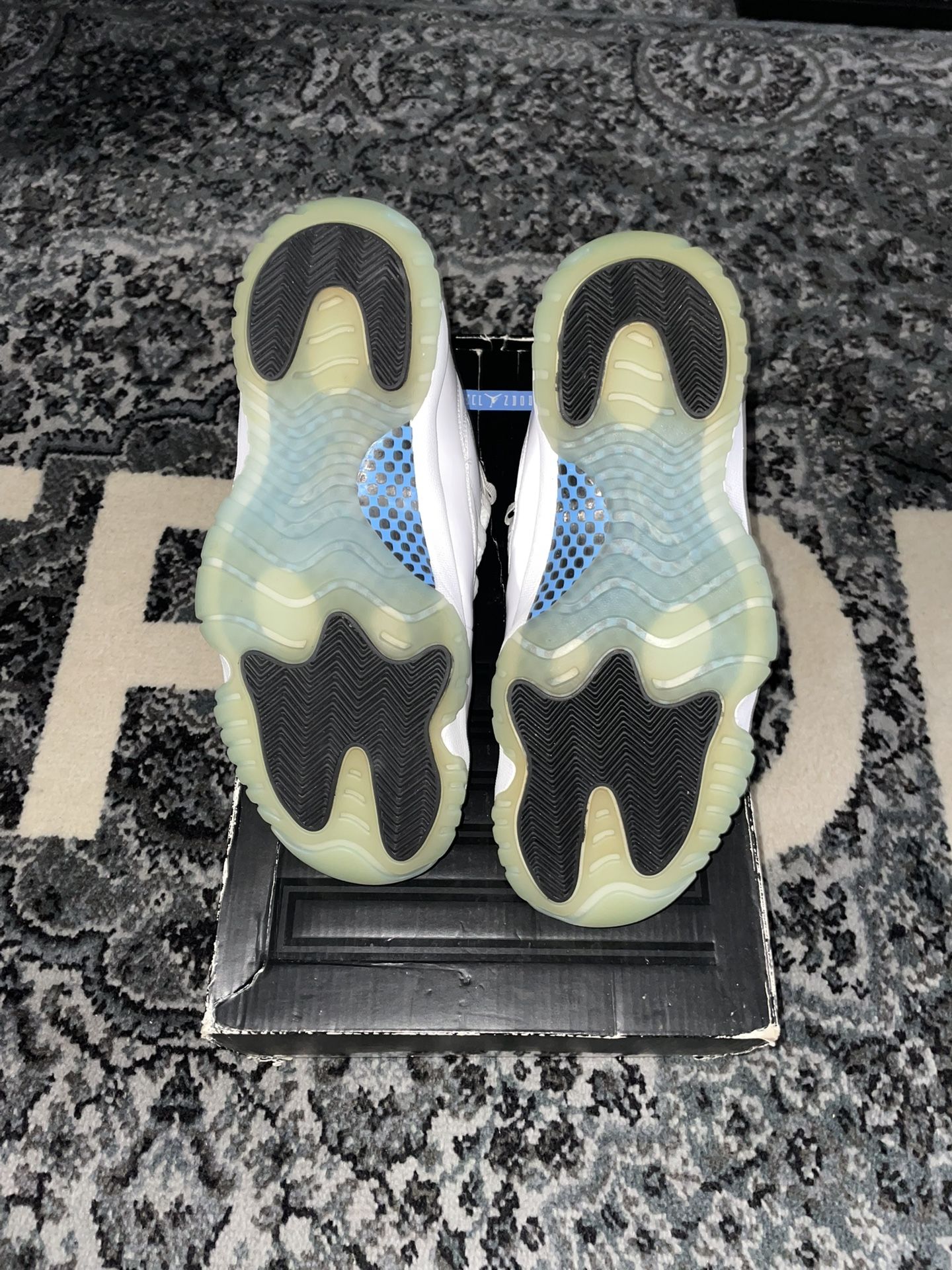 Legend Blue 11s (2014 Pair) - photo 4