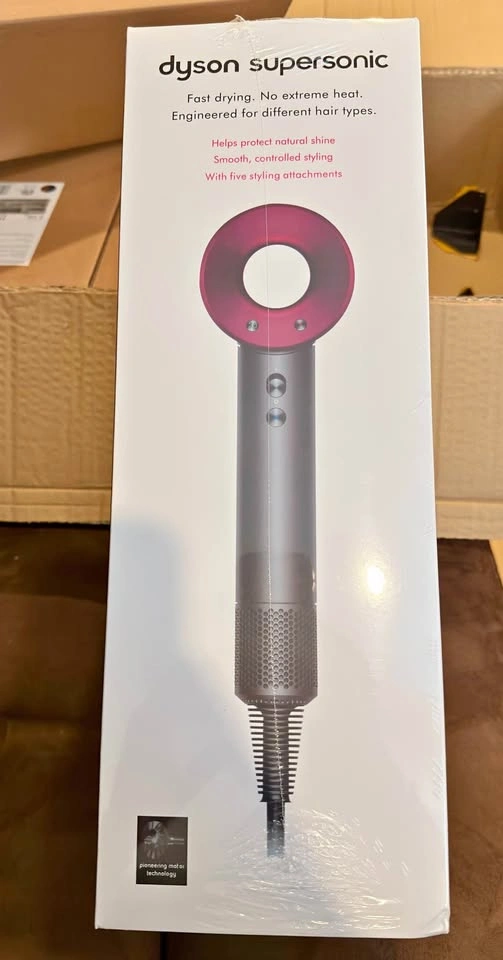Dyson Supersonic Hair Dryer New w/ 5 Attachments