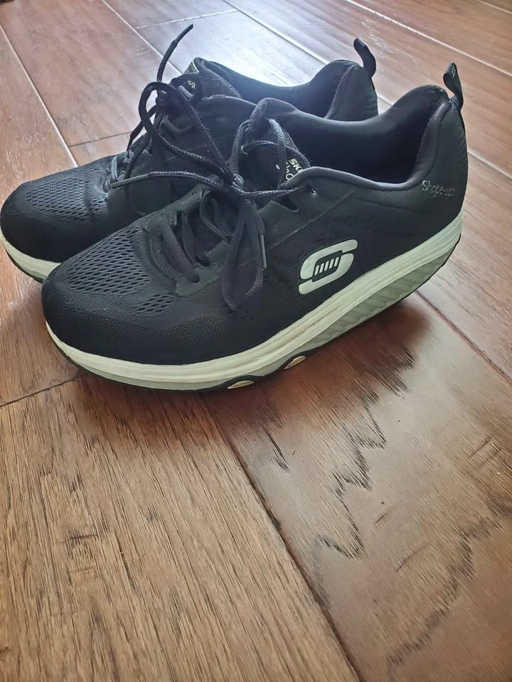 Skechers Shape-ups Air-Cooled Memory Foam Sneakers US 8.5 - photo 2