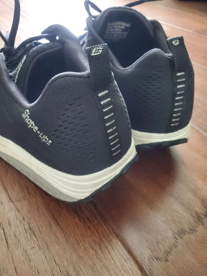 Skechers Shape-ups Air-Cooled Memory Foam Sneakers US 8.5 - photo 4